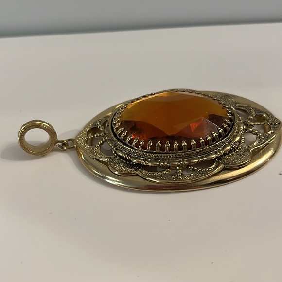 Vintage Oval Amber Pendant set in beautiful bezel. Faceted stone. Pendant only. - Picture 9 of 15